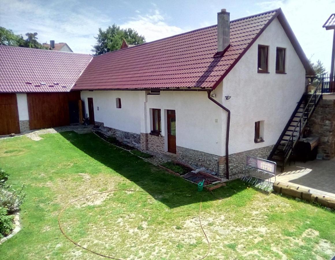 Hostinec U Janatu S Ubytovanim Cestin Exterior foto
